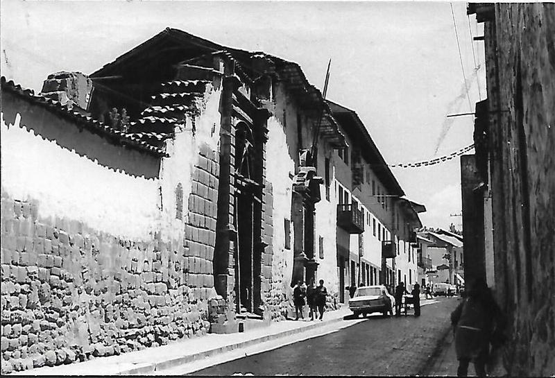 Calle y antiguo colegio de San Bernardo.jpg