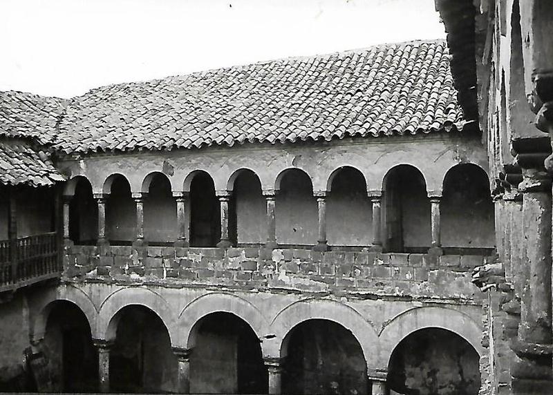 Patio galerías.jpg