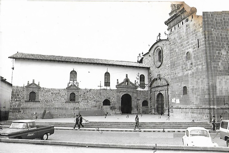 Atrio templo y plazoleta de Santo Domingo.jpg